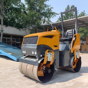 座駕式壓路機ST1500